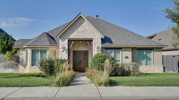 House (5 Bedrooms) | Front of property