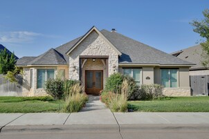 House (5 Bedrooms) | Front of property