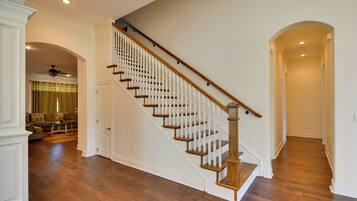 Nhà (5 Bedrooms) | Nội thất