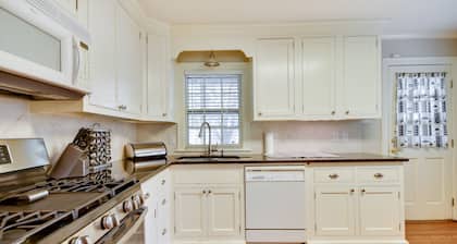 Spacious Amarillo Home With Shared Fire Pit!