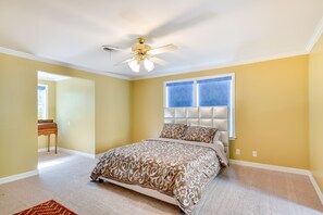 3 bedrooms, desk, laptop workspace, iron/ironing board - Spacious Amarillo Home With Shared Fire Pit! (Amarillo)