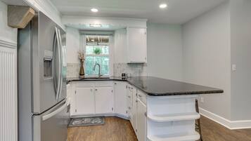 House (Multiple Bedrooms) | Bahagian dalam