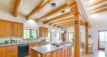 Mtn-view Retreat w/ Hot Tub in New Mexico!