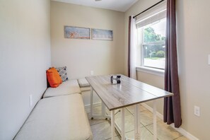 Interior - Melbourne Apartment Near Downtown & Beaches! (Melbourne)