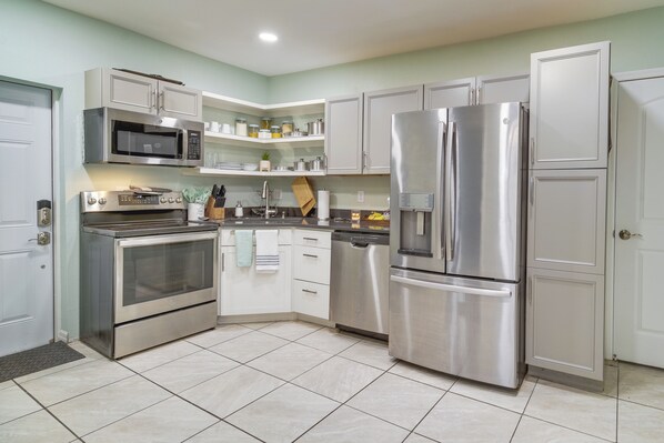 Interior - Melbourne Apartment Near Downtown & Beaches! (Melbourne)