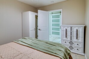 Interior - Melbourne Apartment Near Downtown & Beaches! (Melbourne)