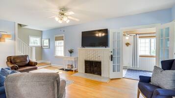 Télévision, cheminée