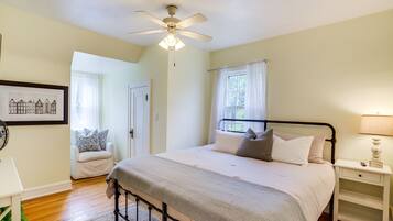 3 bedrooms, iron/ironing board, bed sheets