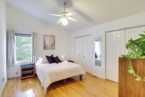 House (4 Bedrooms) | Interior - Modern & Spacious Home - 6 Mi to Dtwn South Bend (Granger)