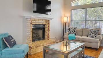 House (3 Bedrooms) | Front of property