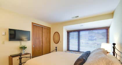 Tasteful Galena Townhome w/ Community Amenities