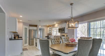 Walk to Lake Wallenpaupack: Poconos Vacation Home