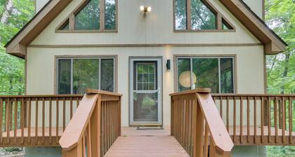 Screened Porch & Grill: Lake Ariel Vacation Rental