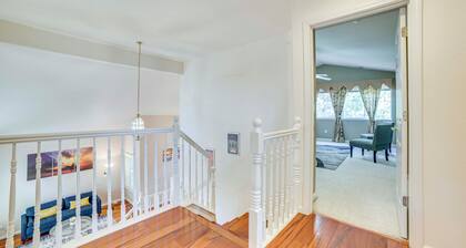 1 Mi to Downtown Reno: Spacious Home w/ Deck!