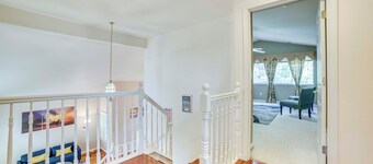 1 Mi to Downtown Reno: Spacious Home w/ Deck!