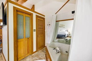 Apartment (0 Bedroom) | Interior