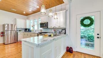 House (1 Bedroom) | Interior