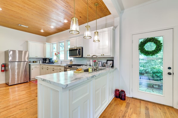 House (1 Bedroom) | Interior - Eureka Springs Vacation Rental < 1 Mi to Downtown (Eureka Springs)