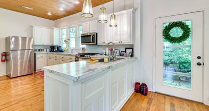 Eureka Springs Vacation Rental < 1 Mi to Downtown