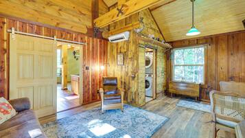 House (1 Bedroom) | Interior