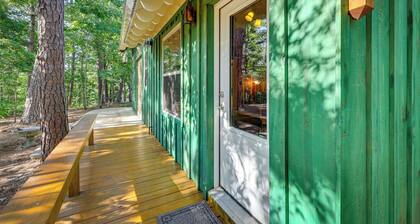 Pet-friendly Eureka Springs Rental w/ Private Deck