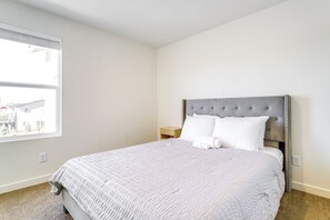 Apartemen (4 Bedrooms) | 4 kamar tidur dan seprai linen