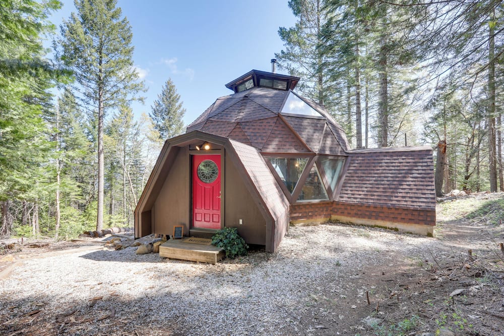 Off-grid Geodesic Dome: Nevada City House w/ Views - Washington, CA