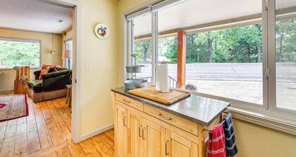 Eureka Springs Rental - Walk to Downtown!