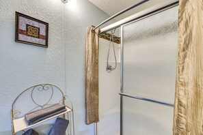 House (2 Bedrooms) | Bahagian dalam