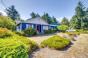 Exterior - Pet-friendly Ocean Park Rental w/ Outdoor Fire Pit (Ocean Park)
