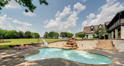 10 Acres w/ Pool & Pond: Luxury Melissa Villa!