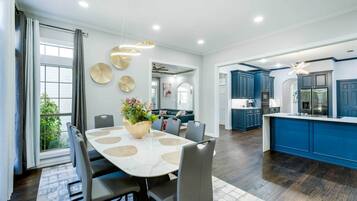 Villa (6 Bedrooms) | Interior