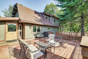 Interior - Eureka Springs Rental Cabin 8 Mi to Downtown! (Eureka Springs)