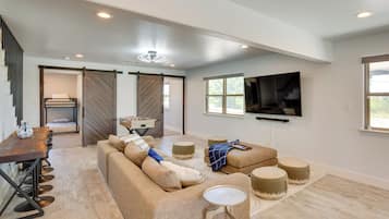 Rumah (6 Bedrooms) | Interior