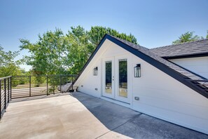 Interior - Cozy Interior + Lake View: Mckinney Ranch Home! (McKinney)