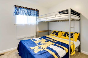 House (3 Bedrooms) | 3 bedrooms, laptop workspace, iron/ironing board, bed sheets - 4 Mi to Michigan Stadium: Cozy Home w/ Fire Pit! (Ann Arbor)