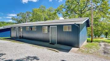 Apartment (2 Bedrooms) | Front of property