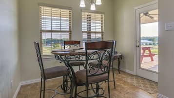 Casa (2 Bedrooms) | Interior