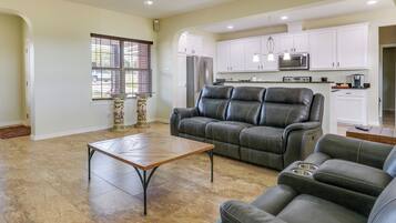 Rumah (2 Bedrooms) | Interior