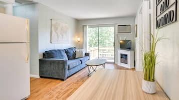 House (2 Bedrooms) | Front of property