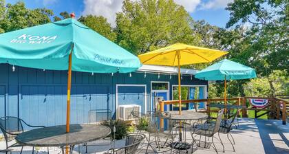 Lakefront Haven: Boat Slip, Deck & Community Pool!