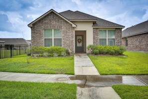 House (4 Bedrooms) | Interior - Baton Rouge Vacation Rental: 5 Mi to Lsu! (Baton Rouge)