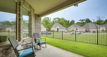 Baton Rouge Vacation Rental: 5 Mi to Lsu!