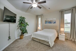House (4 Bedrooms) | Interior - Baton Rouge Vacation Rental: 5 Mi to Lsu! (Baton Rouge)