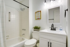 House (4 Bedrooms) | Bathroom