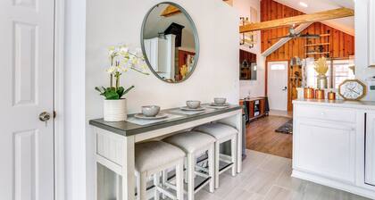 All-season Vernon Township Lake House Retreat!