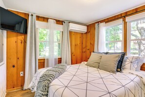 House (2 Bedrooms) | Interior - All-season Vernon Township Lake House Retreat! (Highland Lakes)