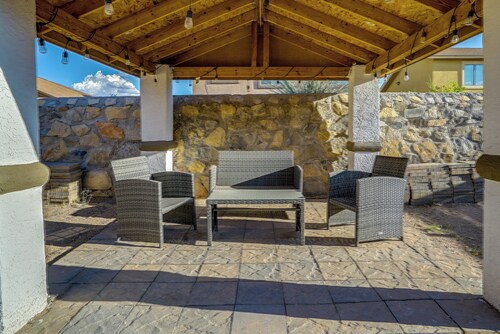 Sunny El Paso Home w/ Private Yard!