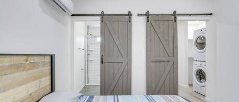 House (1 Bedroom) | Interior