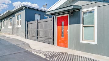 House (1 Bedroom) | Interior